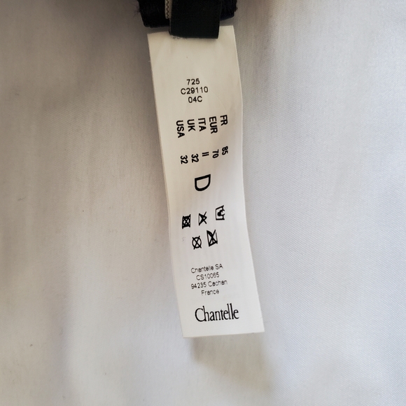 New Chantelle Lace Navy and Black Bra, 32D - Picture 5 of 5